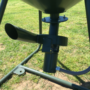 175# Share-Kropper Outback Fish Feeder